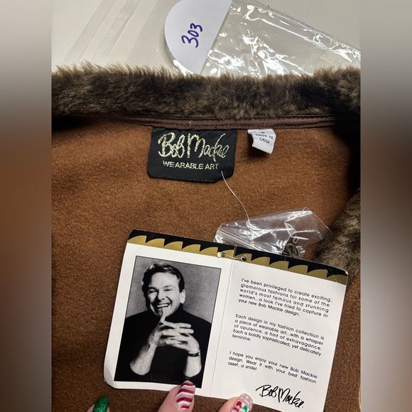 Bob Mackie Wearable Art Fleece Vest Brown Feather Embroidery Faux Fur Small New - Picture 6 of 7